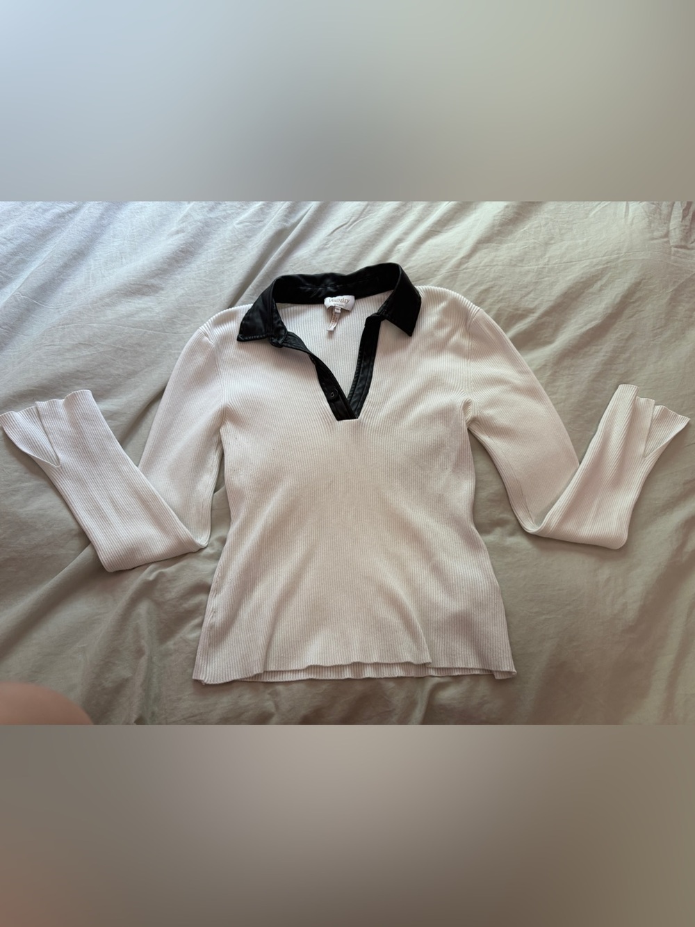 Laundry By Shelli Segal White Ribbed Polo Top with Black Collar